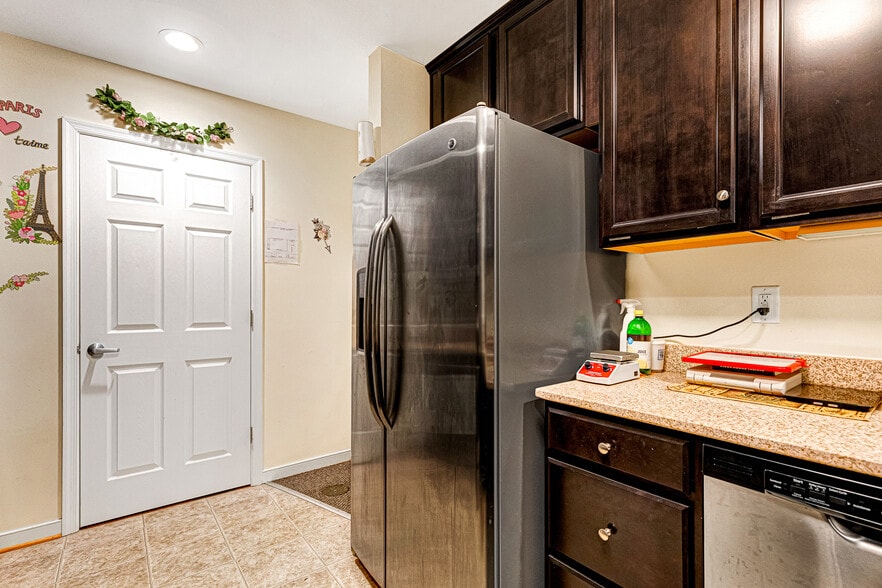 More Photos Of 10 W Williamsburg Rd, Sandston Office For Sale