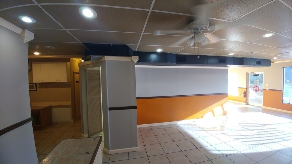 More Photos Of 5304-5316 Seminole Blvd, Seminole Freestanding For Lease