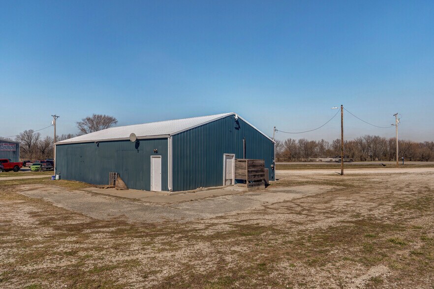 More Photos Of 972 US Highway 60 S, Billings Industrial For Sale