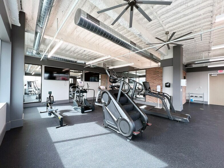 More Photos Of 27500 Drake Rd, Farmington Hills Office For Lease