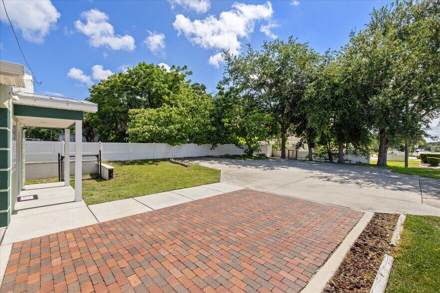 More Photos Of 6511 Main St, New Port Richey Office For Sale