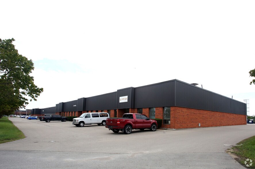 More Photos Of 25 Groff Pl, Kitchener Warehouse For Lease
