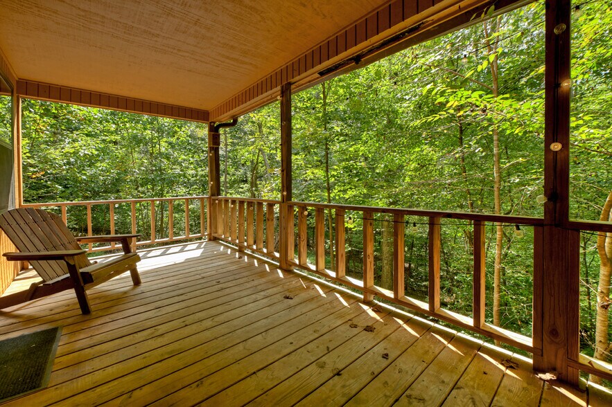 More Photos Of 77 Alpine Way, Blairsville Hotel For Sale