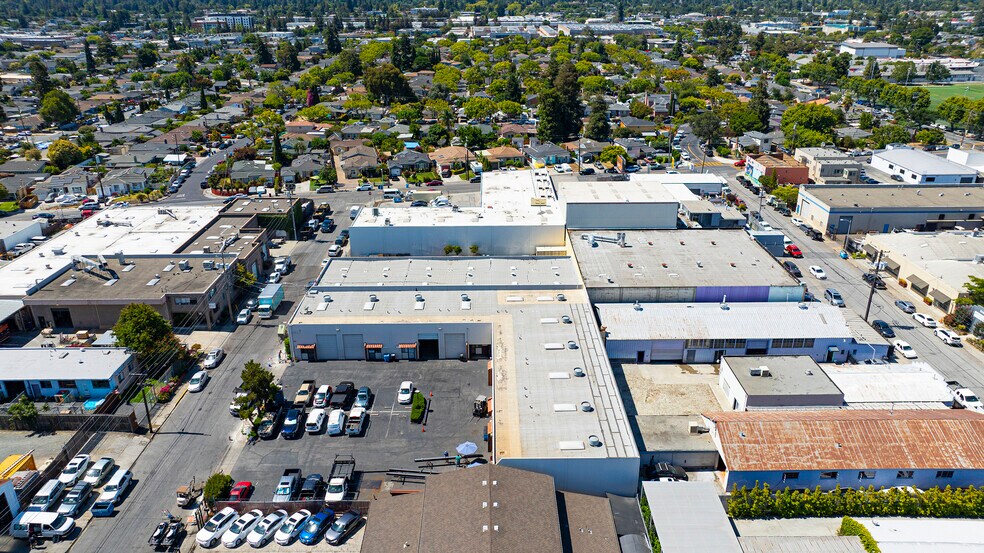 More Photos Of 831 Sweeney Ave, Redwood City Warehouse For Sale