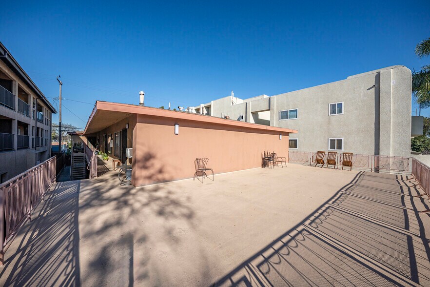More Photos Of 1033 Orizaba Ave, Long Beach Apartments For Sale
