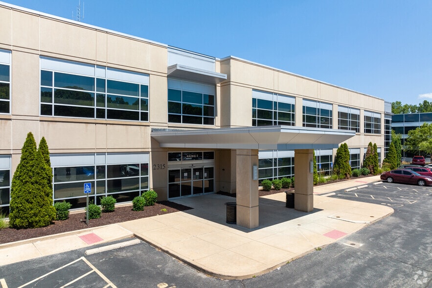 More Photos Of 2315 Dougherty Ferry Rd, Des Peres Office For Sale