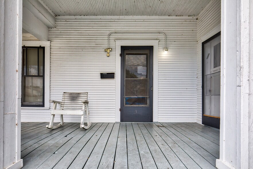 More Photos Of 158 E Colorado St, La Grange Apartments For Sale