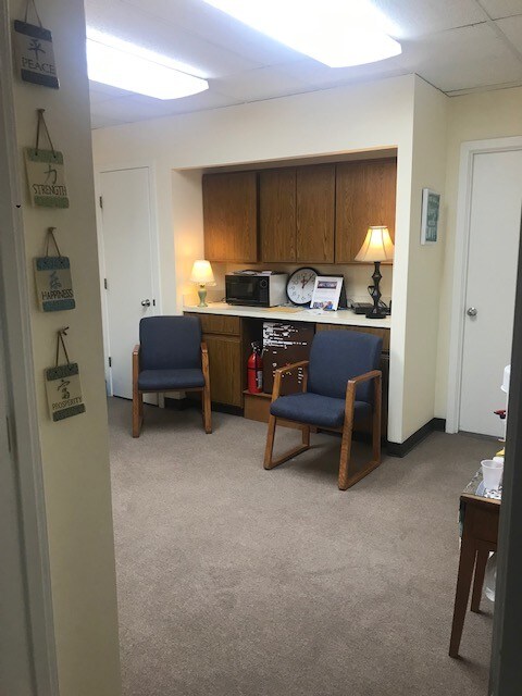More Photos Of 931-947 Russell Ave, Gaithersburg Medical For Lease
