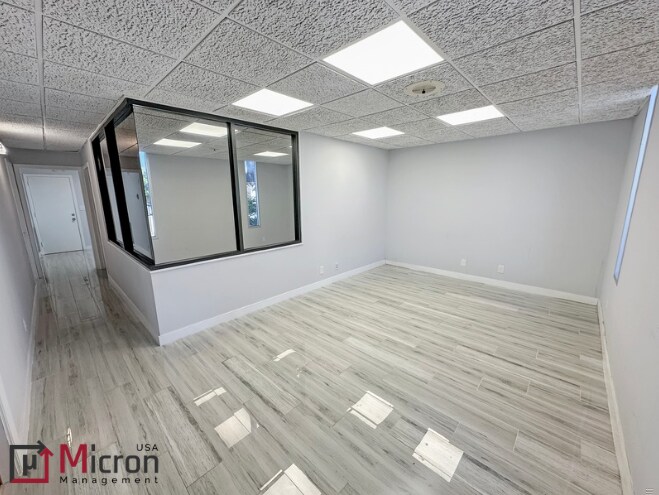 More Photos Of 2351 N Dixie Hwy, Pompano Beach Flex For Lease