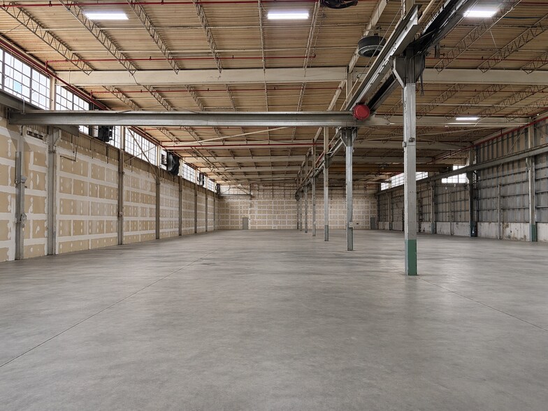 More Photos Of 3500 W 127th St, Blue Island Manufacturing For Lease