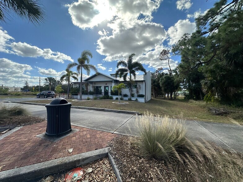 More Photos Of 2841 Tamiami Trl, Port Charlotte Medical For Sale