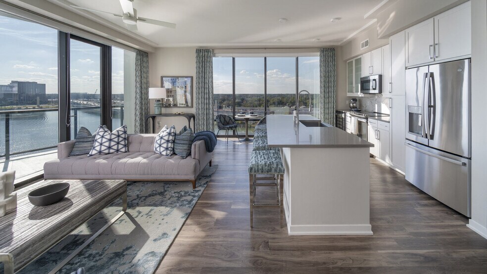 More Photos Of 295 NE Ivanhoe Blvd, Orlando Apartments For Lease