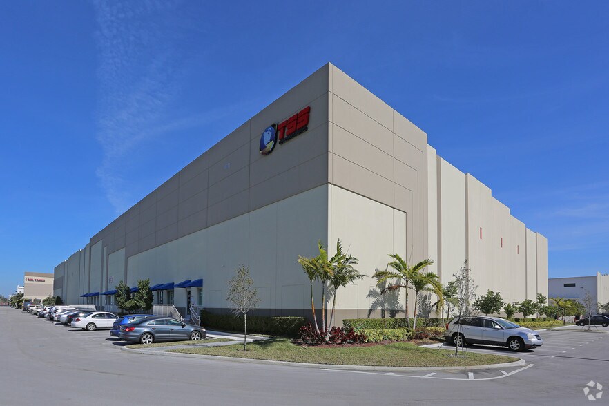 Primary Photo Of 11601 NW 107th St, Miami Warehouse For Lease