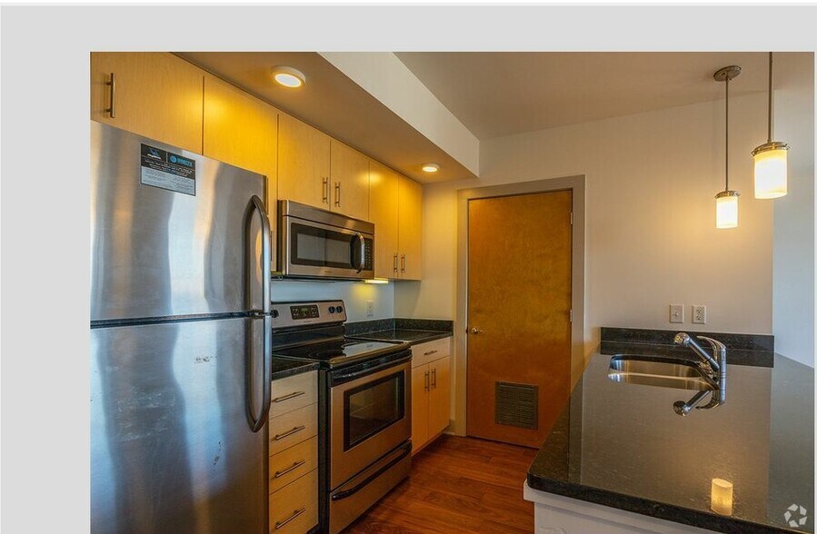 More Photos Of 30 Franklin St, Petersburg Multifamily For Sale