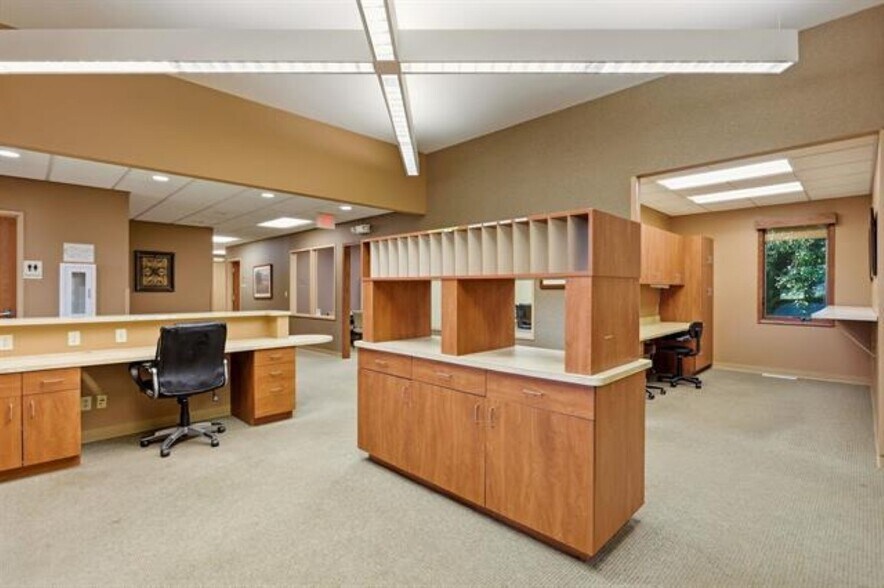 More Photos Of 2010 15th St, Bay City Healthcare For Sale