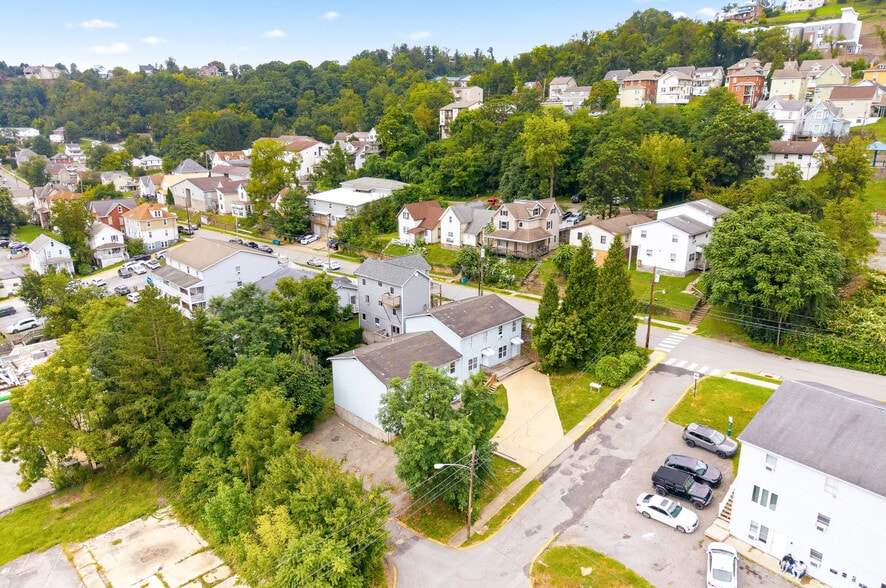 More Photos Of 409 McLane Avenue, Morgantown Apartments For Sale