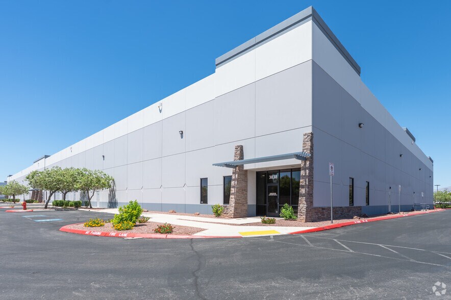 More Photos Of 3838 Civic Center Dr, North Las Vegas Warehouse For Lease
