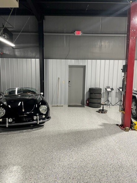 More Photos Of 803 Rickert St, Statesville Warehouse For Sale