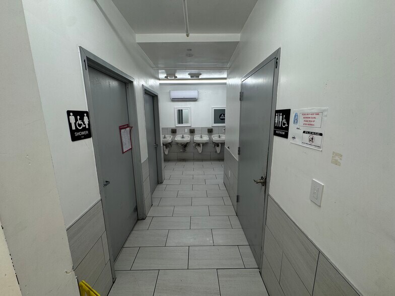 More Photos Of 6006 S Western Ave, Los Angeles Medical For Sale