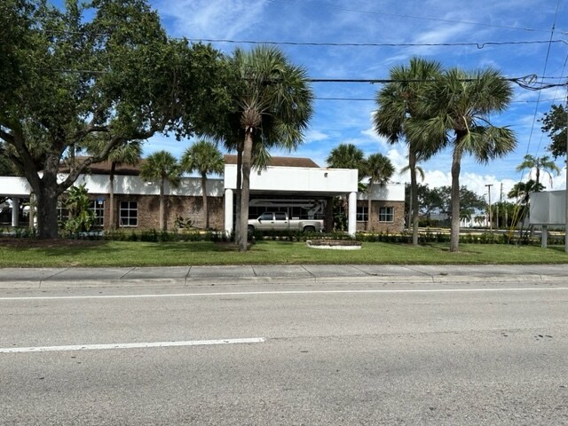 More Photos Of 4650 N Dixie Hwy, Oakland Park Medical For Lease