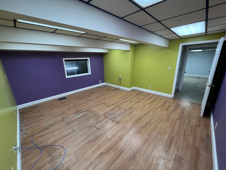 More Photos Of 298 Willis St, Gaffney Manufacturing For Sale