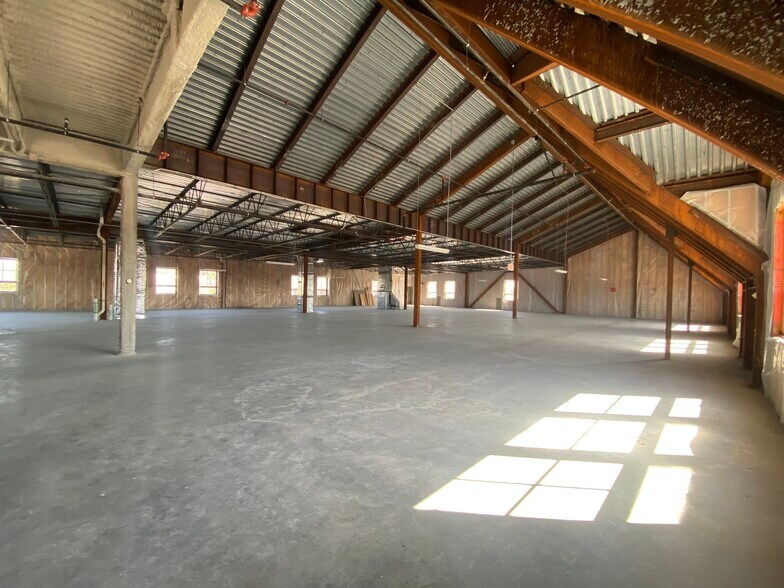 More Photos Of Post Rd, North Kingstown Unknown For Lease