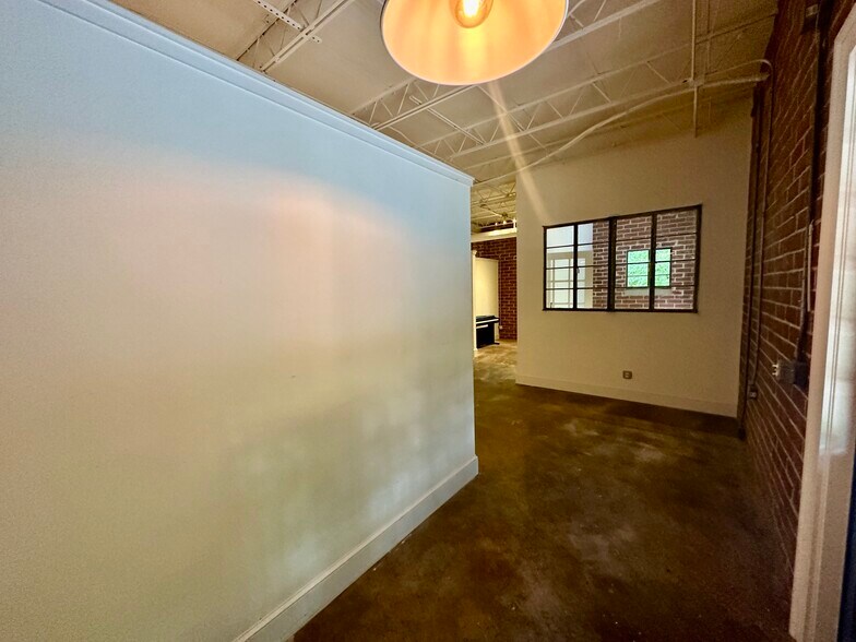 More Photos Of 1095 Zonolite Rd NE, Atlanta Loft Creative Space For Lease