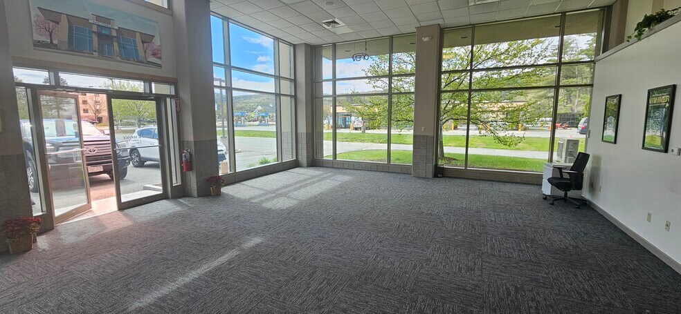 More Photos Of 160 Sykes Mountain Ave, White River Junction Auto Dealership For Sale