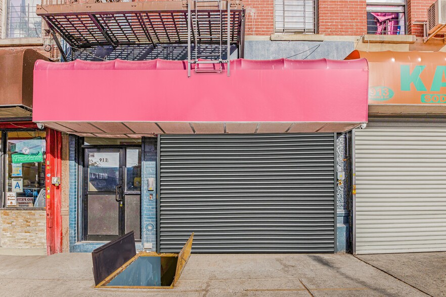 Primary Photo Of 911 DeKalb Ave, Brooklyn Storefront Retail Office For Sale