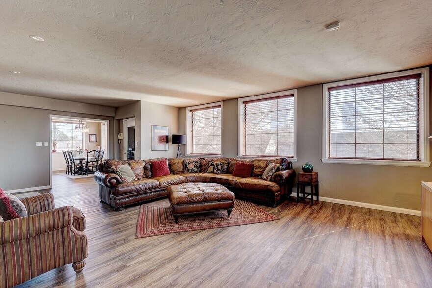 More Photos Of 411 NW 5th St, Oklahoma City Flex For Sale