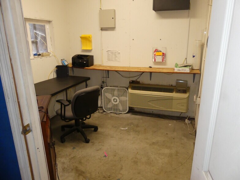 More Photos Of 705 William St, Goldsboro Warehouse For Sale