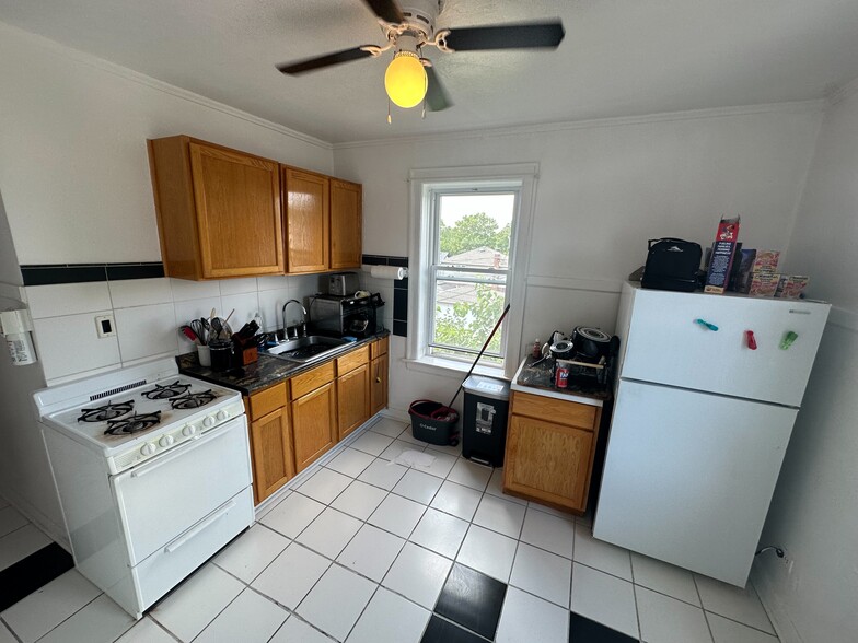 More Photos Of 10856 S Avenue D, Chicago Apartments For Sale