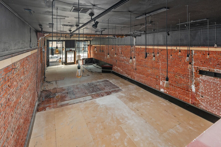 More Photos Of 827-835 4th Ave, San Diego Storefront For Lease