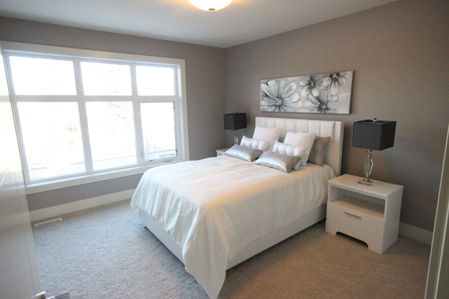 More Photos Of 11331 76 Av NW, Edmonton Apartments For Sale