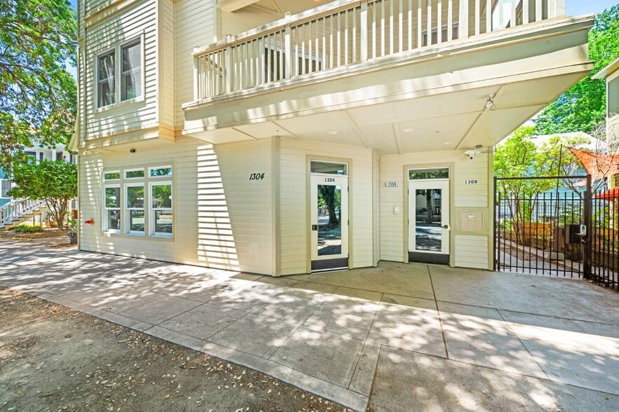 More Photos Of 1304-1306 19th St, Sacramento Office Residential For Sale