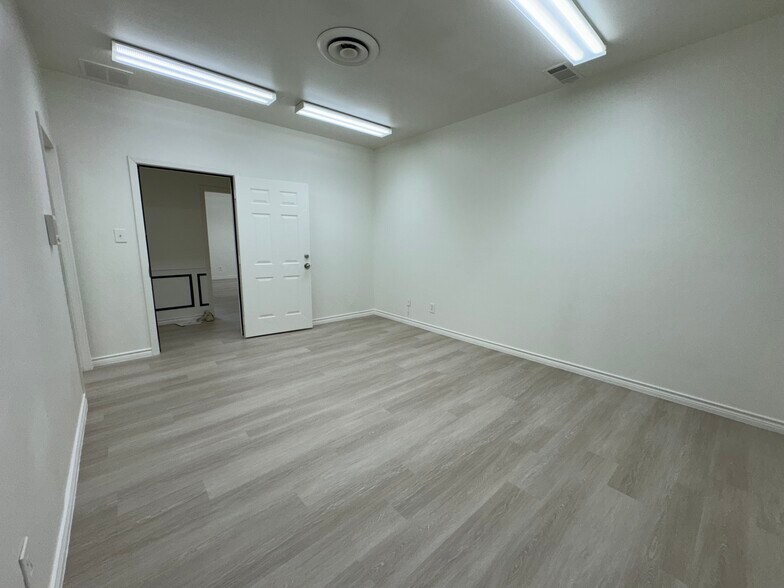 More Photos Of 3606 Marvin D Love Fwy, Dallas Medical For Lease