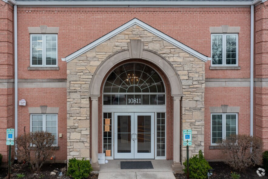 More Photos Of 10811 W 143rd St, Orland Park Medical For Lease