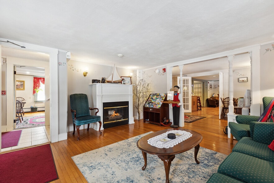 More Photos Of 67 Pleasant View Rd, Bradford Hotel For Sale