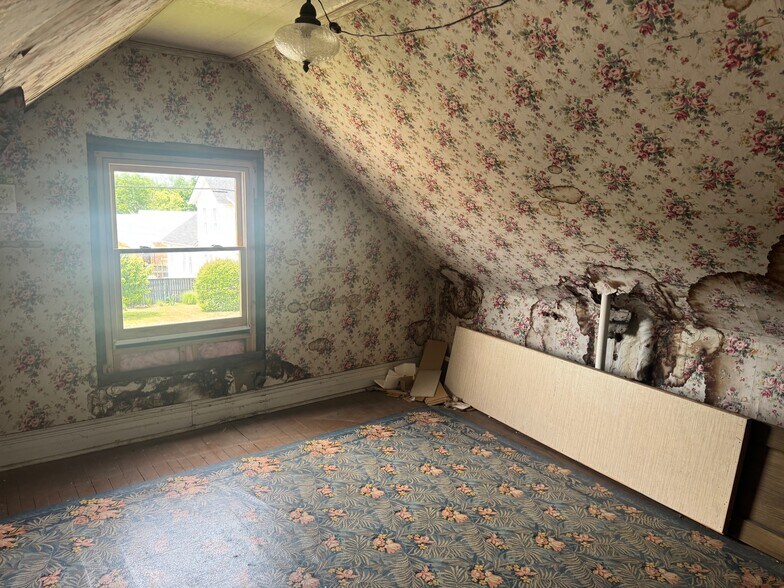 More Photos Of 223 N Main St, Dickson Flex For Sale