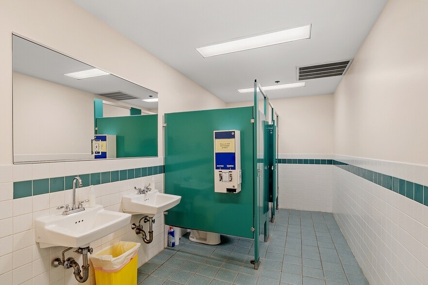 More Photos Of 333 Shrewsbury St, Worcester Warehouse For Sale