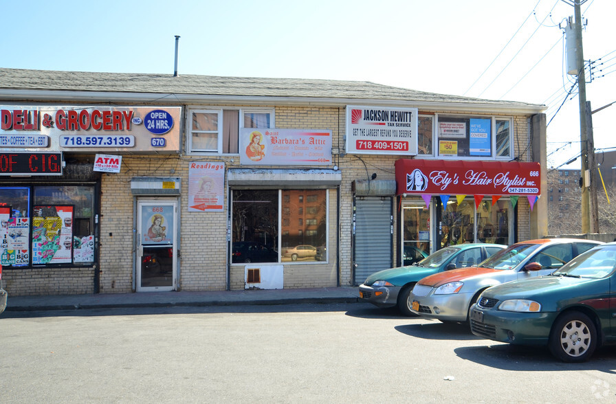 Primary Photo Of 672 Castle Hill Ave, Bronx Storefront For Lease