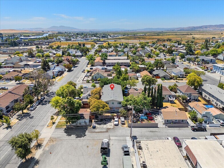 More Photos Of 812 Delaware St, Fairfield Apartments For Sale