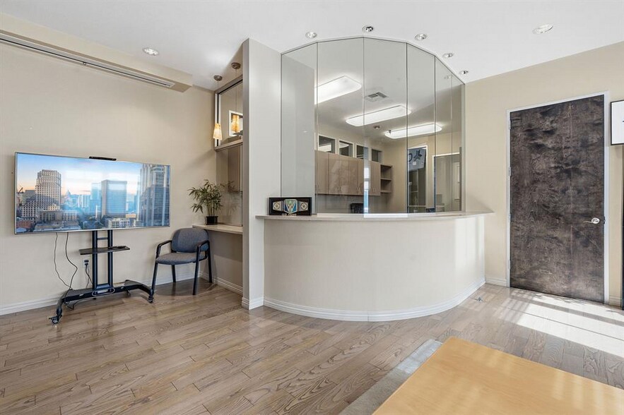 More Photos Of 5900 Southwest Pky, Austin Medical For Sale