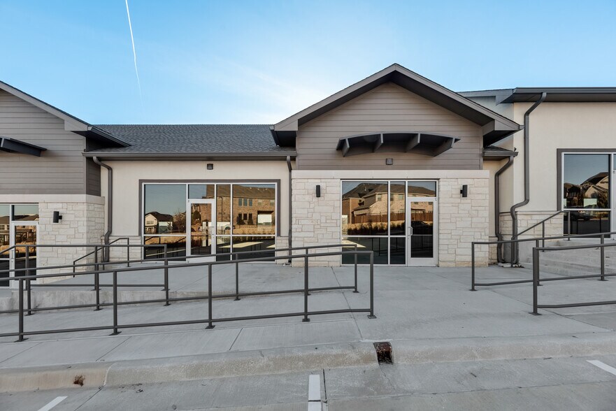 More Photos Of 250 Gerault Rd, Flower Mound Medical For Sale