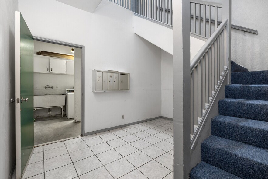 More Photos Of 2801-2807 Columbia St, San Diego Apartments For Sale