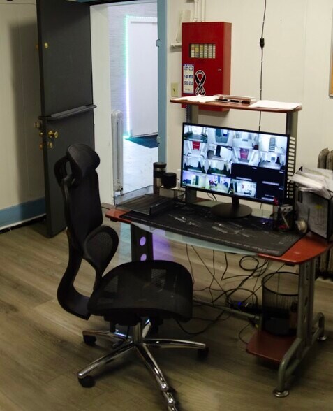 More Photos Of 408 James St, Syracuse Apartments For Sale