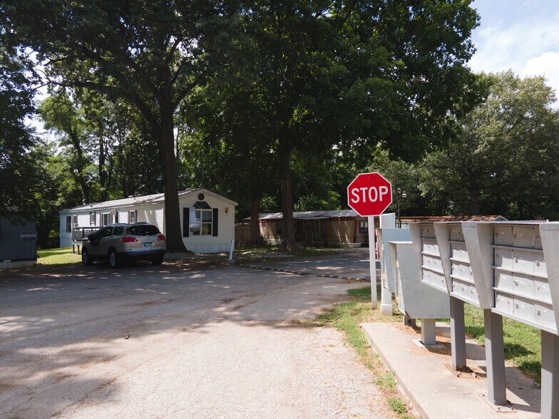 More Photos Of 1100 W Locust St, Canton Manufactured Housing Mobile Home Park For Sale