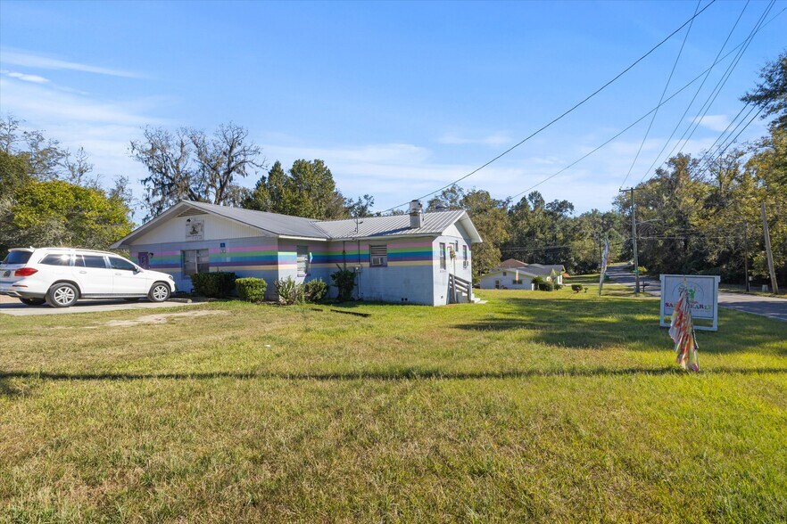 More Photos Of 327 S Adams St, Quincy Daycare Center For Sale