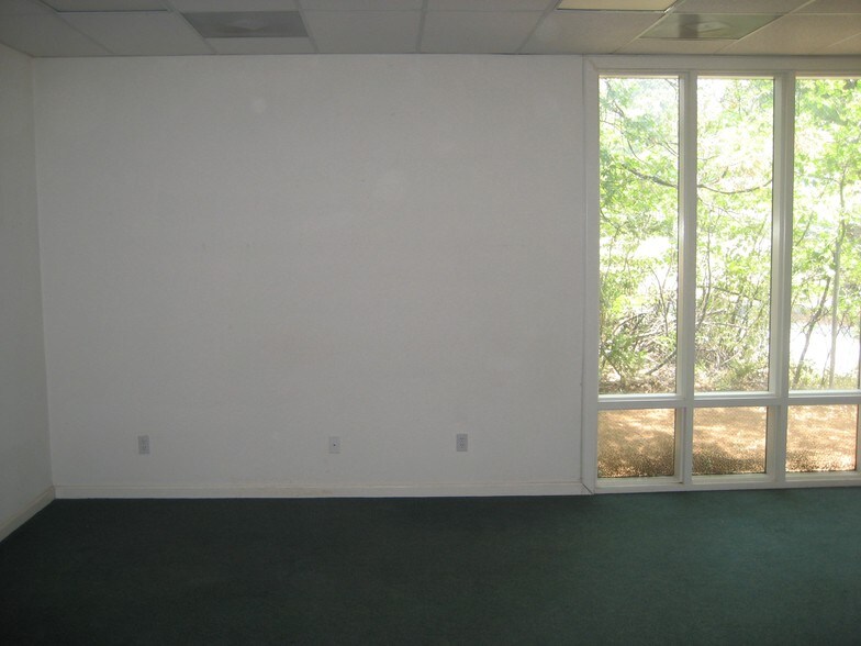 More Photos Of 1111 Dunbar Rd, Arnold Office For Sale