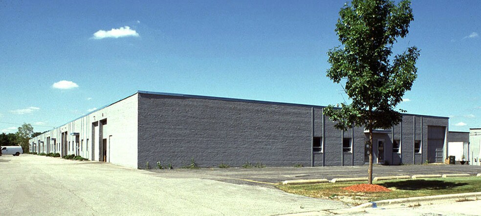 More Photos Of 750-820 Birginal Dr, Bensenville Warehouse For Lease